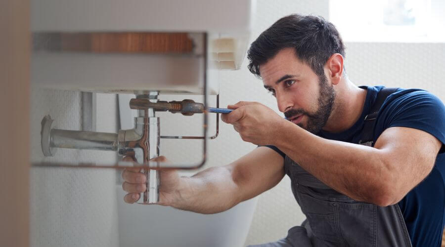 Professional water heater installation services in Oconee, IL